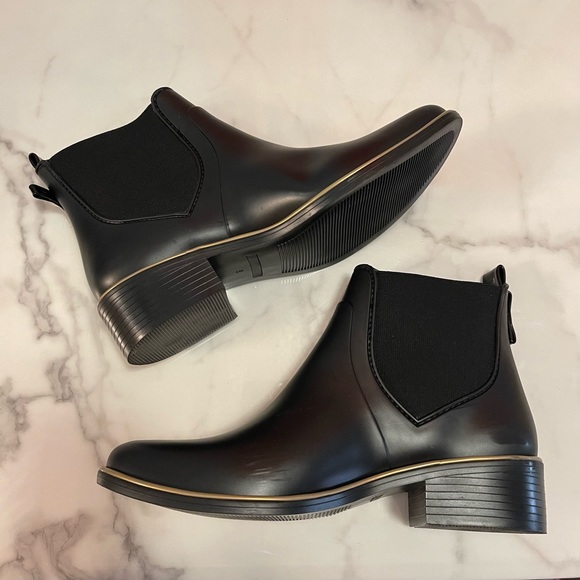 Kate Spade Sedgewick Chelsea Rain Boots Rubber with Elastic Black Gold Pull On - Picture 4 of 13